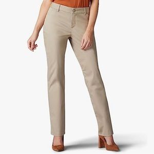 Lee Women's Wrinkle Free Relaxed Fit Straight Leg Pant size 16 short/New w Tags